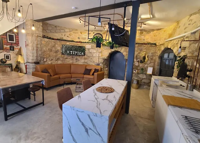 Casa Cueva A-Tipica
