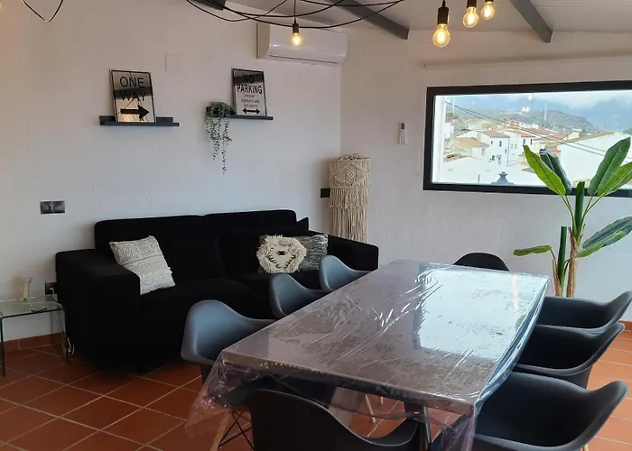 Casa Cueva A-Tipica